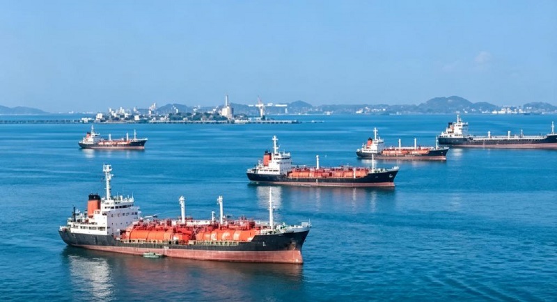 Kryzys w zakresie dostaw niebezpiecznych substancji chemicznych w 2026 r. | Podwyżki cen i zakłócenia w transporcie w cieśninie